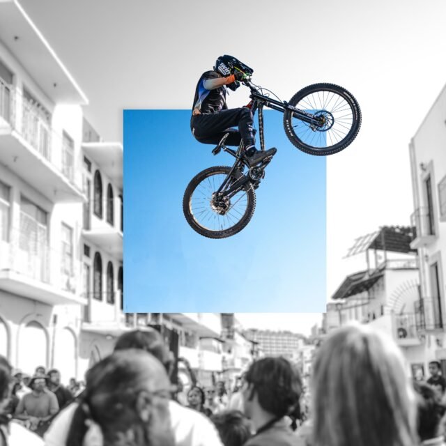 Catching air! There is always a lot going on here, that it can be difficult to sit back and take a break. The great part about that, is what creativity and imagination comes. Being relax and free from constraints in Puerto Vallarta you can be anything, do anything and create.
#puertovallarta #pvmexico #visitpuertovallarta #downhillmountainbiking