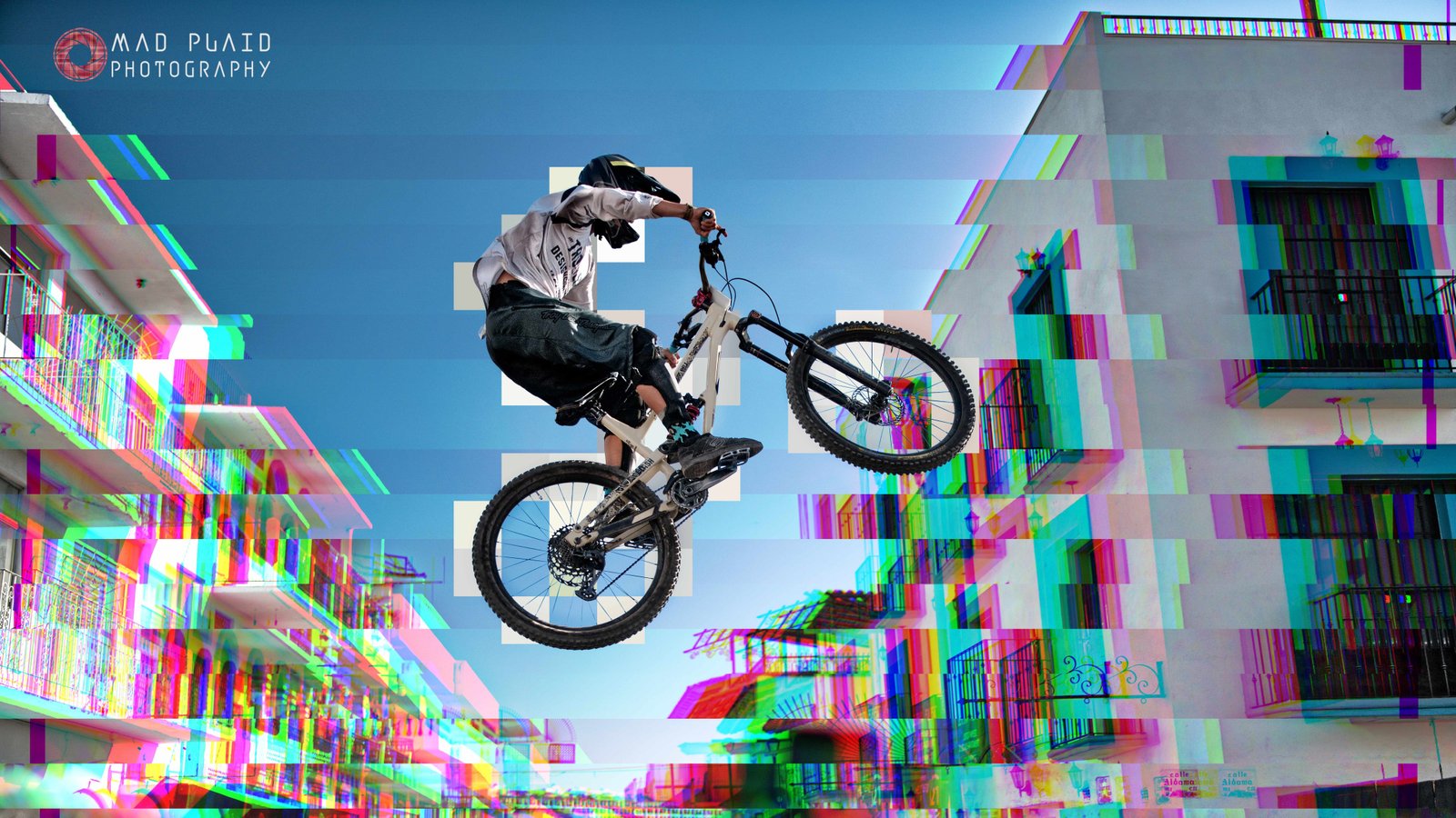 Glitch in the Matrix.
#artisticedits #mountainbiking #extremesports #affinity #mexico #puertovallarta